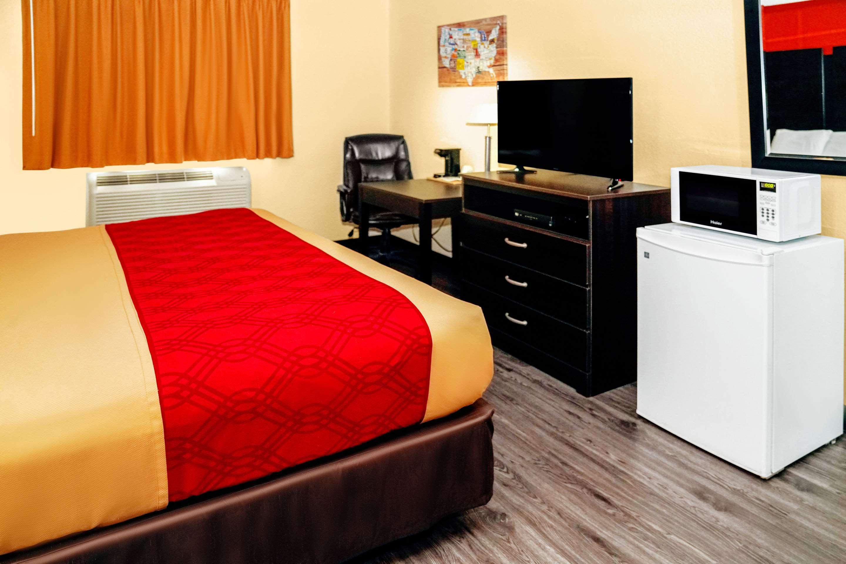 Econo Lodge Rome Exterior photo