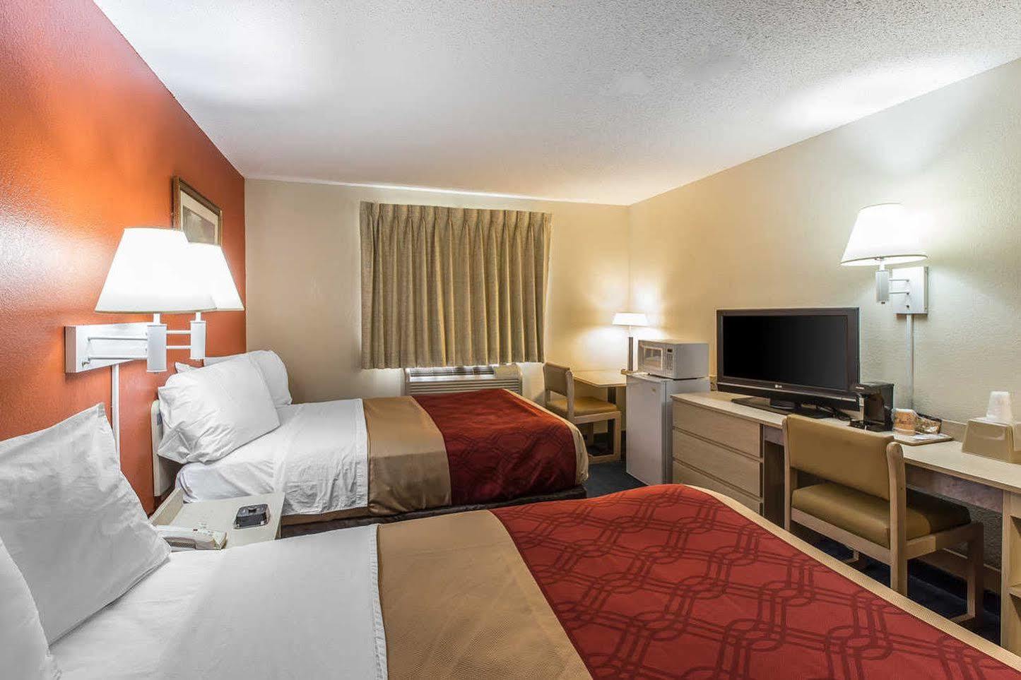 Econo Lodge Rome Exterior photo